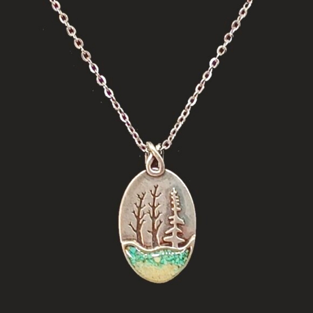 Handcrafted Turquoise Silverplated Pendant Necklace